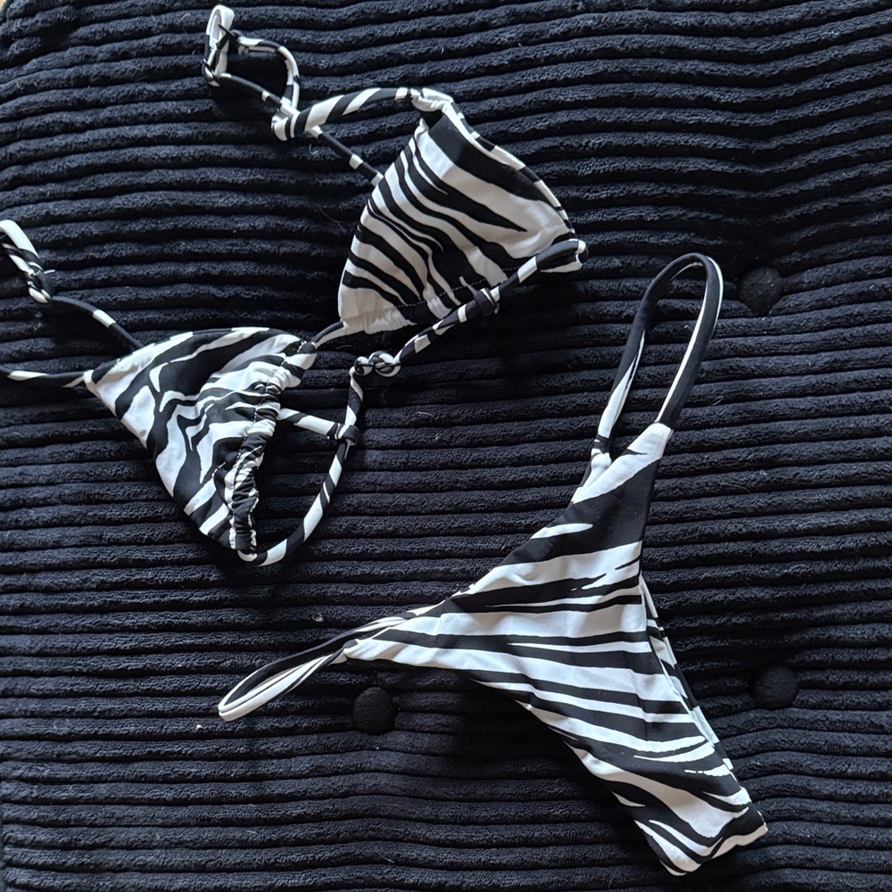 Zebra Stripe Triangle Bikini Set - Black & White